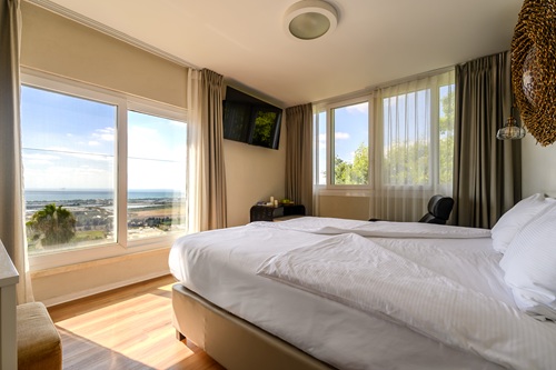 בוטיק מימון השכרת צימרים לפי שעה בתמונה חדר Superior sea-Bedroom